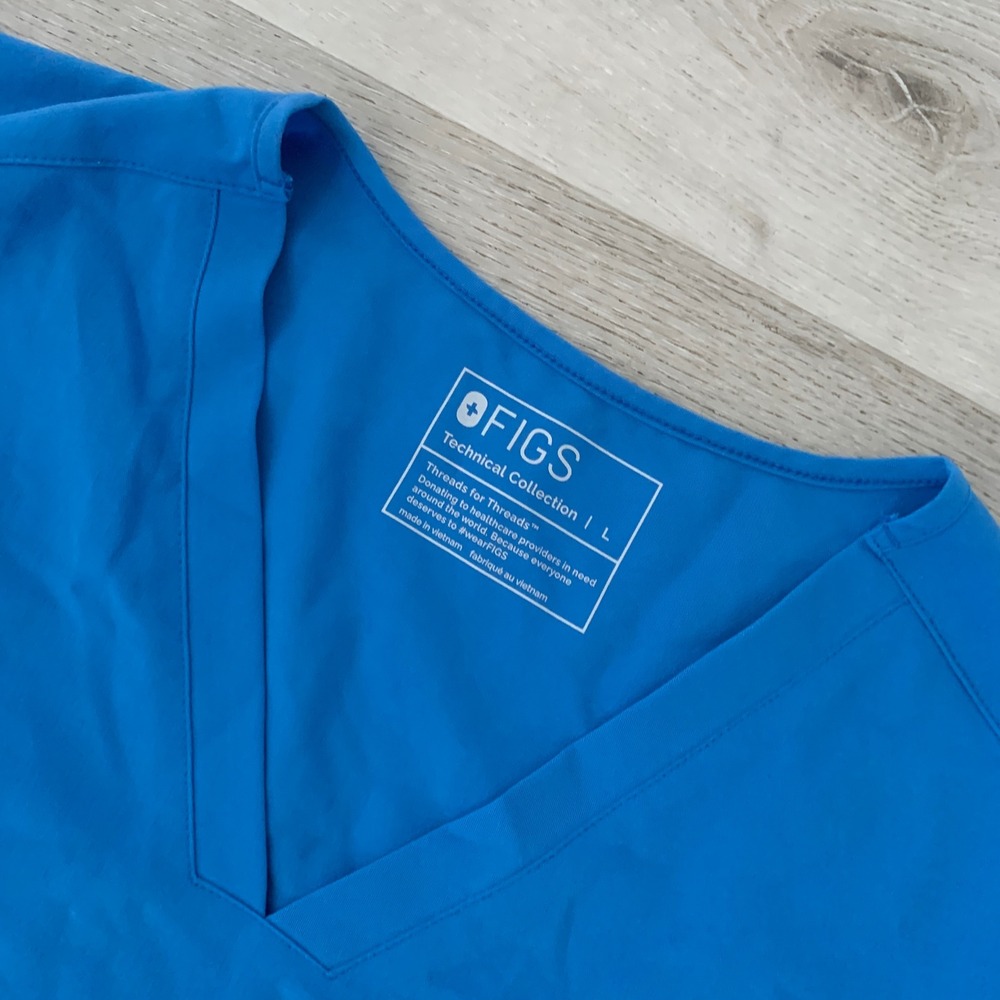 FIGS Technical Collection Scrub Top Royal Blue V-Neck Short Sleeve Women Large